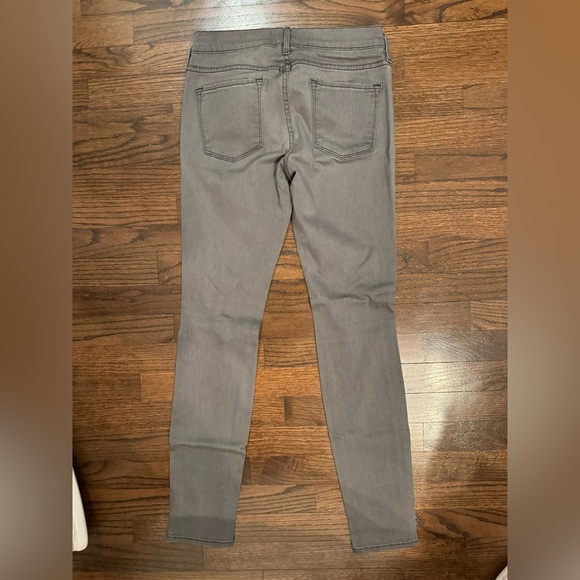 FRAME Le Skinny de Jeanne Distressed Jean - Picture 6 of 6